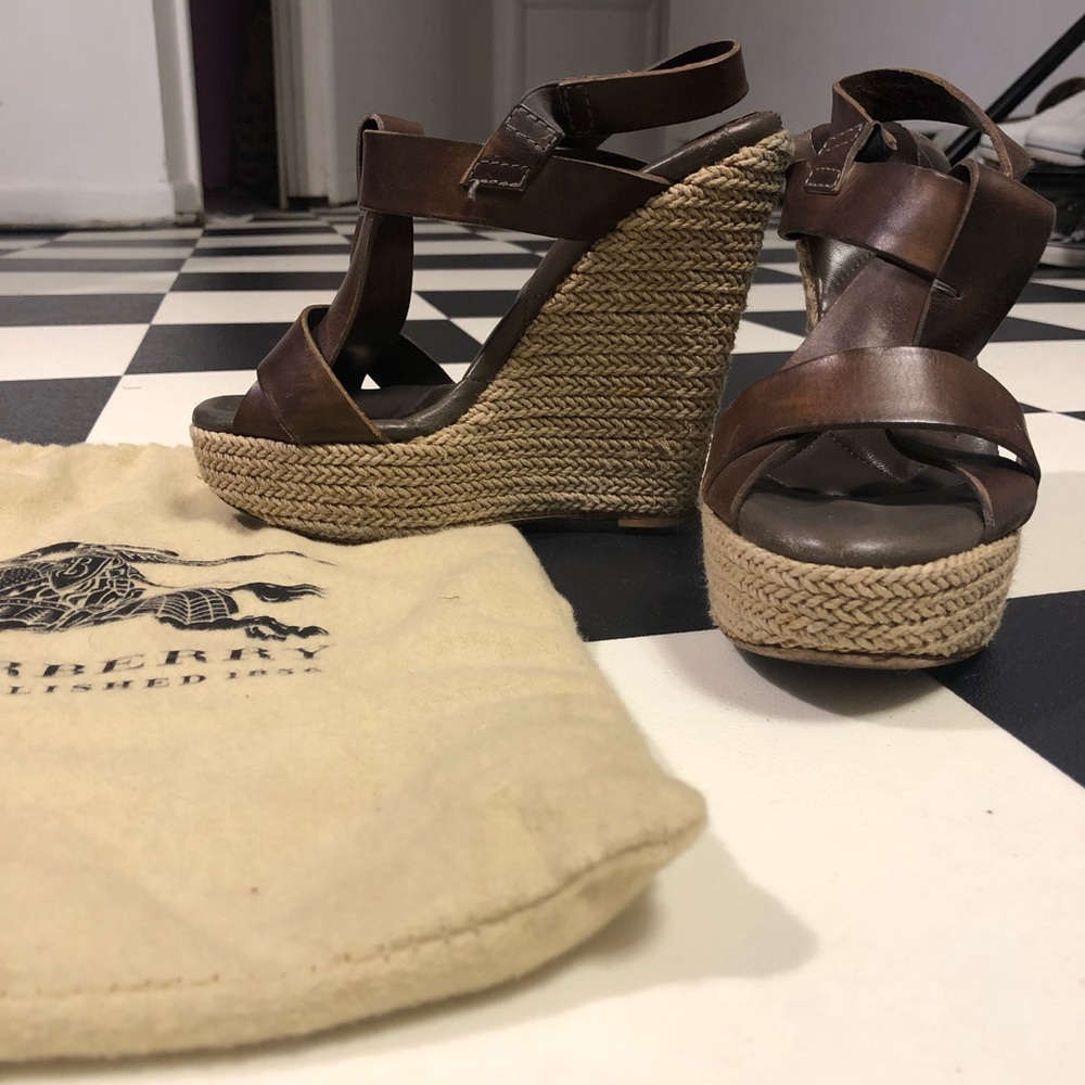 Cushioned Burberry wedges